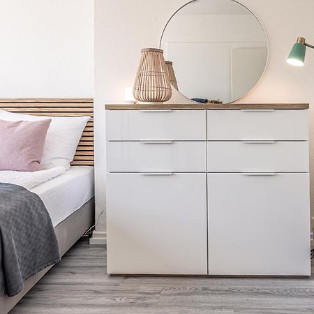 Have-A-Nice-Stay - Nahe Der U-Bahn Nach Hamburg - Natur 1 Minute Entfernt - Baecker & Restaurants 500M - Lidl 800M - Zentrum 1,5Km 阿伦斯堡 外观 照片